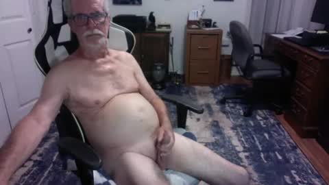 Snapshot of redbud3075 chatting on June 13, 2026, 2:53 am Daddy G online show from June 13, 2026, 2:53 am
