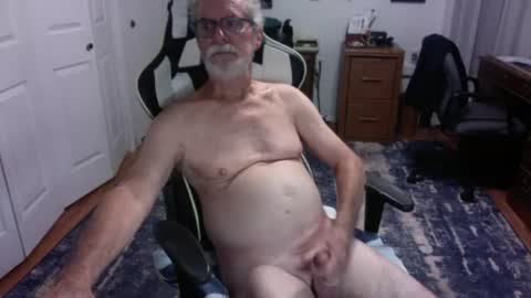 Snapshot of redbud3075 chatting on July 8, 2026, 3:33 am Daddy G online show from July 8, 2026, 3:33 am
