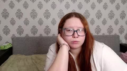 Chloe online show from October 15, 2025, 7:30 am
