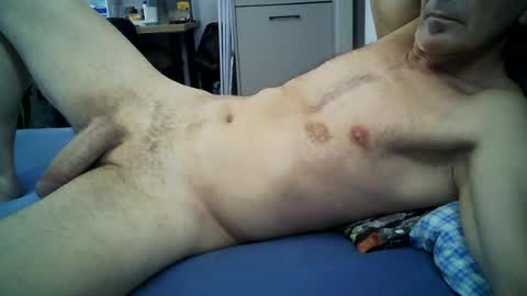 reddarkevil3337 online show from July 16, 2026, 6:36 pm