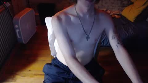 Snapshot of redhead6inch chatting on September 16, 2025, 2:12 am RedHead6Inch online show from September 16, 2025, 2:12 am