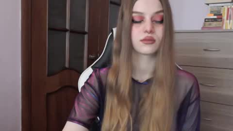 Lily online show from September 30, 2025, 2:16 am