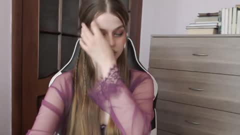 Snapshot of redhead_rabbit chatting on March 30, 2026, 2:12 am Lily online show from March 30, 2026, 2:12 am