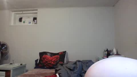 Lenae Redd online show from January 28, 2025, 9:51 am