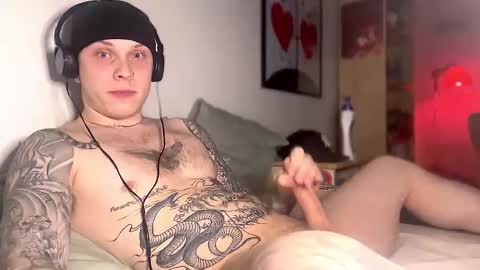 Snapshot of redrumbackwards chatting on December 17, 2024, 5:40 am redrum online show from December 17, 2024, 5:40 am