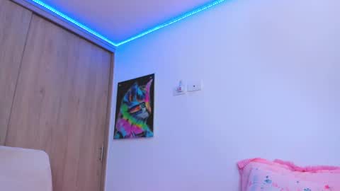 redski77 online show from February 26, 2025, 9:32 am