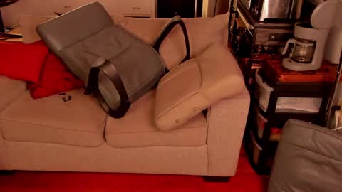 Snapshot of redspider8 chatting on September 9, 2025, 2:44 am redspider8 online show from September 9, 2025, 2:44 am