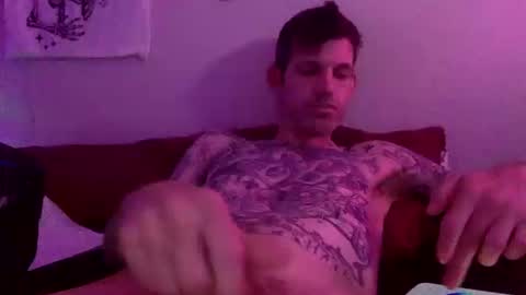 Snapshot of reeeves2 chatting on October 15, 2025, 8:53 pm reeeves2 online show from October 15, 2025, 8:53 pm