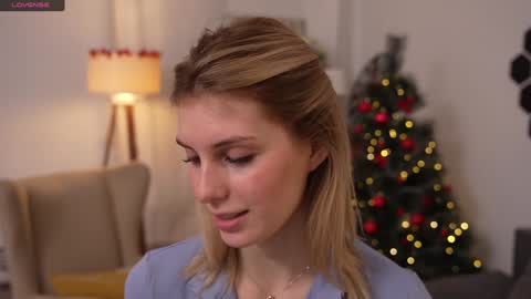 JessyinCherri yang online show from December 22, 2024, 7:22 am