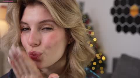 JessyinCherri yang online show from December 29, 2024, 7:17 am