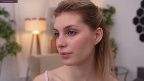 JessyinCherri yang online show from January 17, 2025, 7:08 am