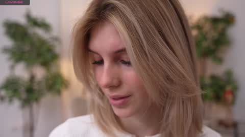 JessyinCherri yang online show from January 19, 2025, 7:25 am