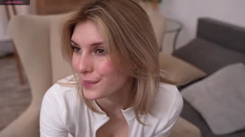 JessyinCherri yang online show from January 19, 2025, 10:28 am