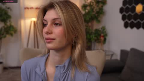 JessyinCherri yang online show from February 7, 2025, 7:18 am