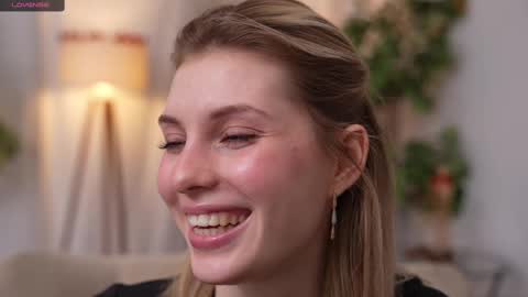 JessyinCherri yang online show from February 9, 2025, 1:14 pm