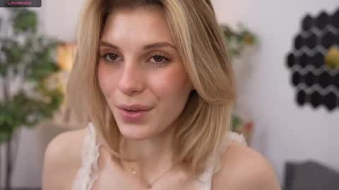 JessyinCherri yang online show from February 13, 2025, 1:26 pm