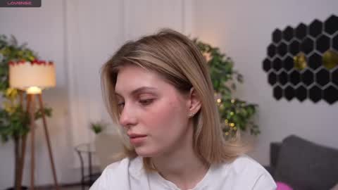 JessyinCherri yang online show from February 16, 2025, 7:15 am