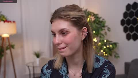 JessyinCherri yang online show from February 16, 2025, 1:27 pm