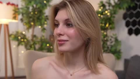 JessyinCherri yang online show from February 20, 2025, 7:34 am