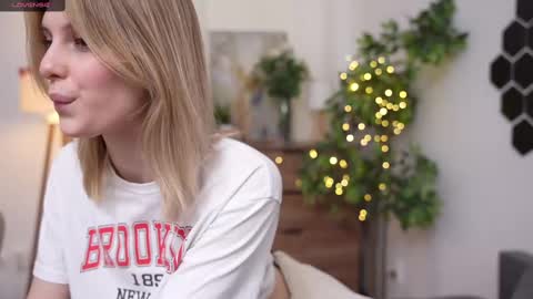 JessyinCherri yang online show from March 9, 2025, 1:37 pm