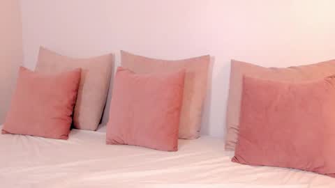 Snapshot of regina_noctixx chatting on November 6, 2025, 10:32 pm Regina online show from November 6, 2025, 10:32 pm