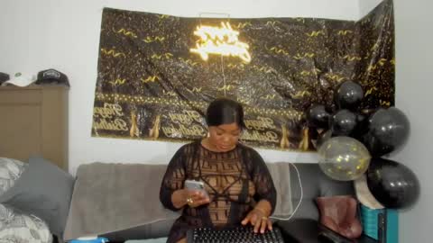 Snapshot of reginabanx chatting on April 26, 2026, 12:08 am reginabanx online show from April 26, 2026, 12:08 am