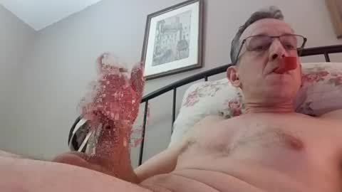 regularguy20 online show from April 4, 2026, 2:32 am