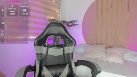 R E I online show from October 21, 2025, 12:17 pm