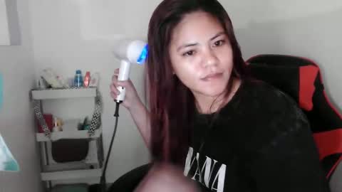 reign2525 online show from October 8, 2025, 11:19 am