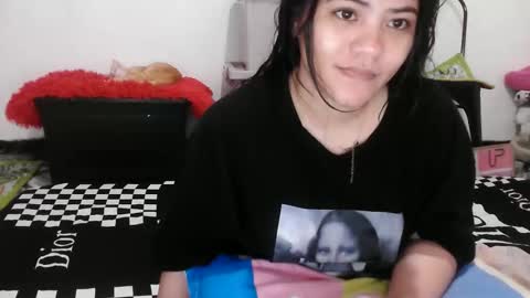 reign2525 online show from February 9, 2026, 7:56 am