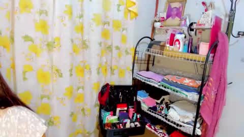 Red Ivy online show from December 15, 2024, 12:28 pm