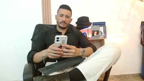   REIKO  online show from November 24, 2025, 3:23 pm