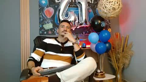   REIKO  online show from April 18, 2026, 7:58 pm