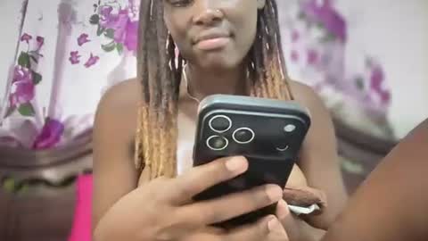 reina77xo online show from February 10, 2026, 12:37 am