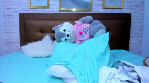 reina_loren online show from January 26, 2025, 12:48 am