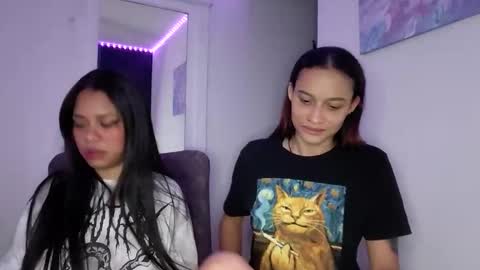 reina_reina online show from April 4, 2026, 5:06 am