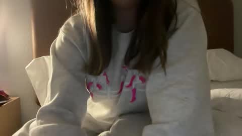 reinaboytoy online show from March 24, 2026, 6:18 am