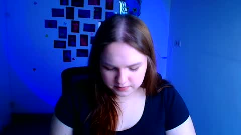 Reina online show from March 14, 2026, 6:52 am