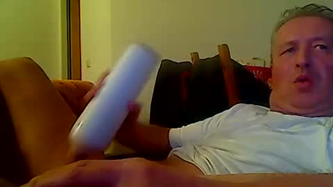 Snapshot of reini7211 chatting on December 5, 2024, 2:53 am reini7211 online show from December 5, 2024, 2:53 am