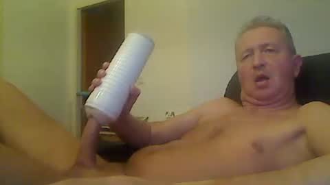 reini7211 online show from November 14, 2025, 2:32 am