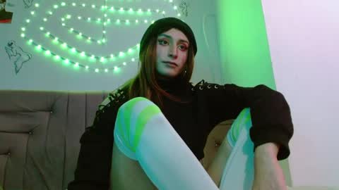 reiv_femboy online show from May 12, 2026, 3:58 am