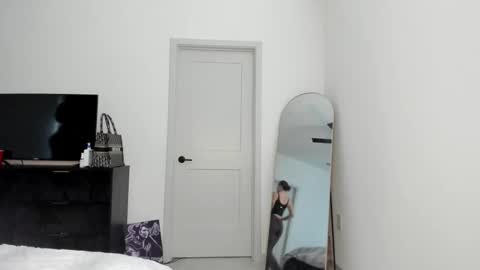 Priscilla online show from January 20, 2025, 9:32 pm