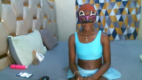 remmyqueen online show from April 14, 2026, 12:33 pm