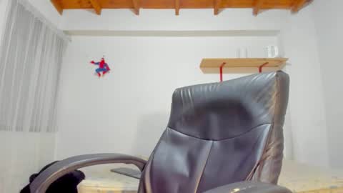 Rmy Steen online show from November 22, 2025, 1:37 am