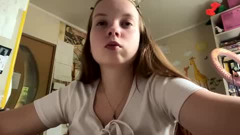 Snapshot of renaeorabuena chatting on June 17, 2026, 8:17 am Annabel online show from June 17, 2026, 8:17 am