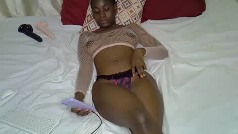 renal_queen online show from October 27, 2025, 10:03 pm