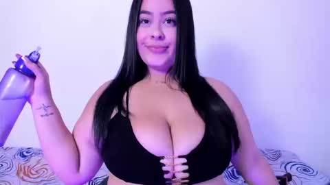 Renata  online show from September 24, 2025, 8:01 pm