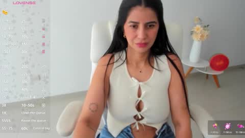 Snapshot of renata_t_ chatting on October 24, 2025, 4:58 pm RENATA online show from October 24, 2025, 4:58 pm