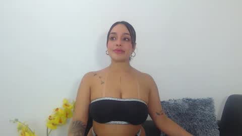 renatabrownn28 online show from June 2, 2026, 5:53 am
