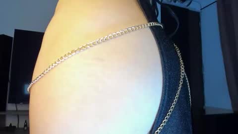 Renata online show from October 25, 2025, 5:37 am